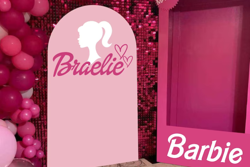Barbie theme party ideas: custom sign