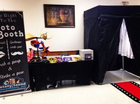 Totally Sound Entertainment, LLC - Photo Booth - Farmington, MO - Hero Gallery 2