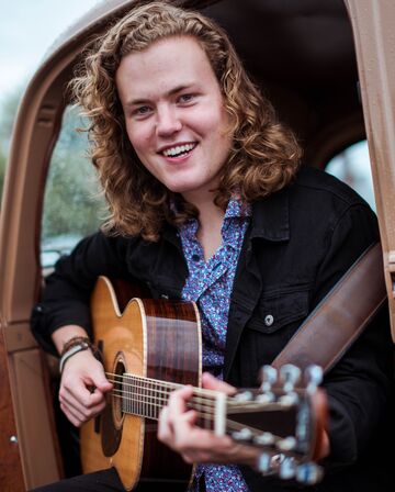 Sam Robbins - Singer Guitarist - Nashville, TN - Hero Main