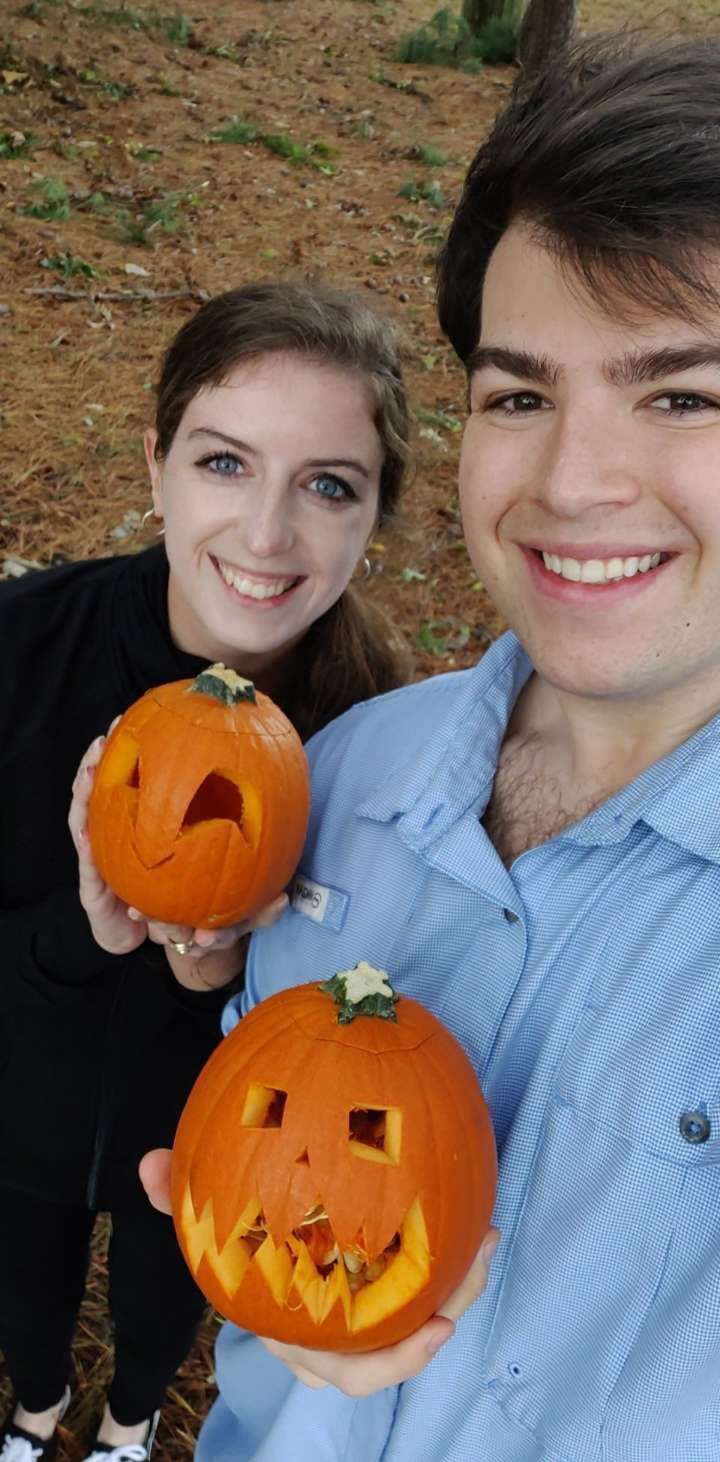 Taylor came to visit Olivia in Tupelo, Mississippi. We made the most of the fall day.