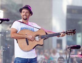 Jason Mraz Wedding Songs to Add to the Queue