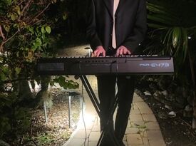Hayden Greyson - Entertainer & Singing Pianist - Singing Pianist - Fort Lauderdale, FL - Hero Gallery 4