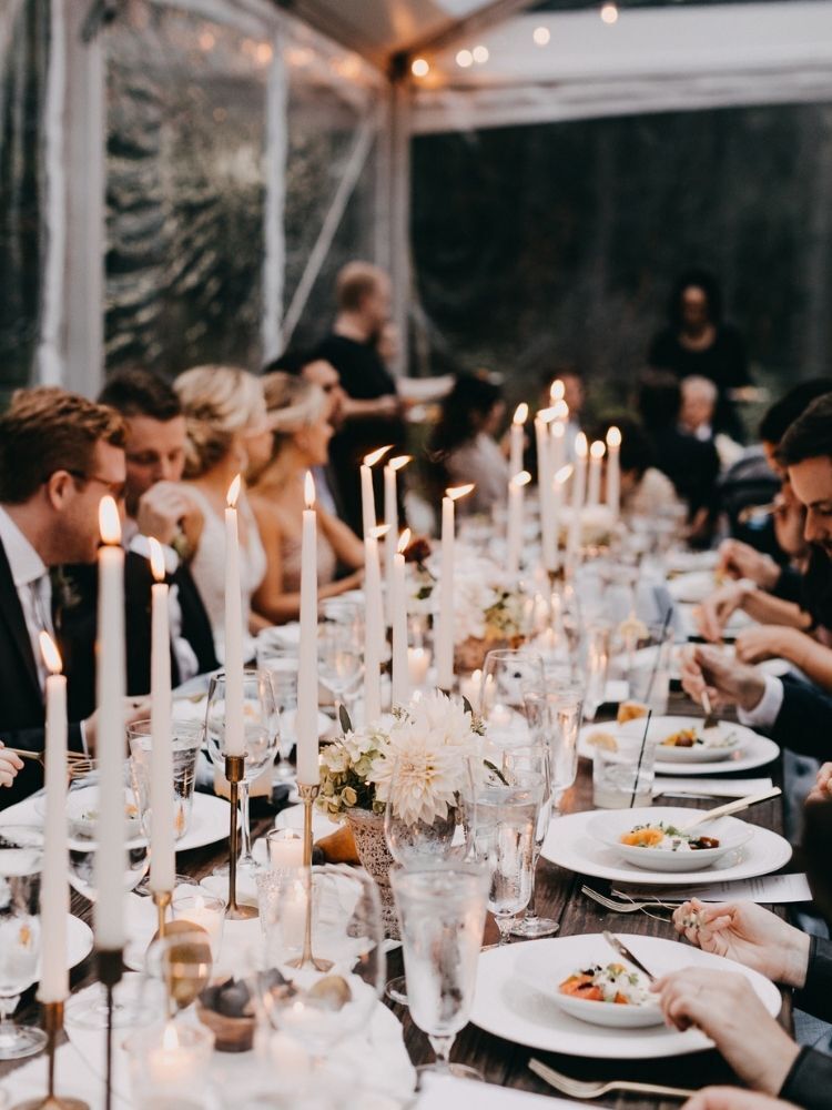 33 Glowing Ideas for Candle Centerpieces for a Wedding