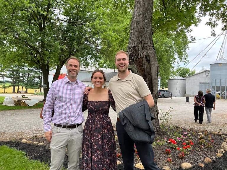 Rachel meets Adam's family! Adam has a lot of relatives in Indiana, and for her first time meeting family, she met ~30 extended family members! She survived the trip, and loved getting to see the family farm. 