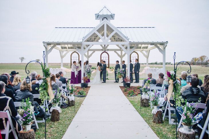 A Romantic Winter Wedding at Willow Creek Wedding & Event