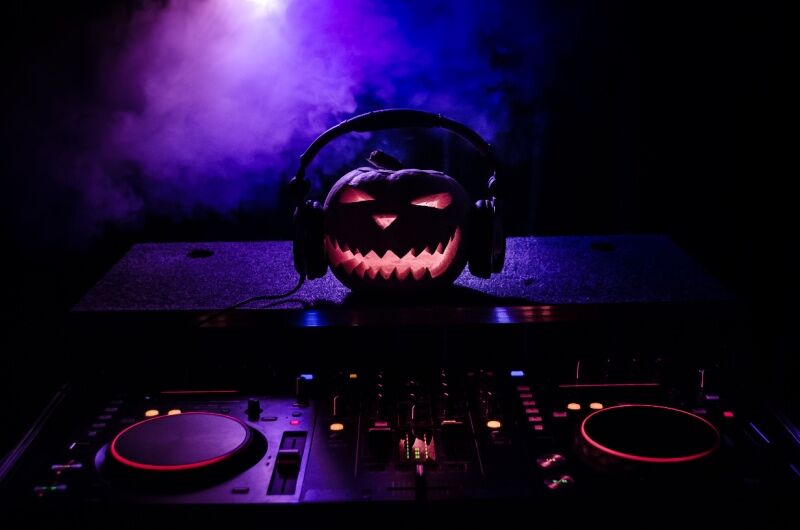 Halloween birthday party ideas - Halloween music