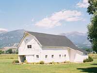Homestead on McVey barn wedding venue in Victor, Montana