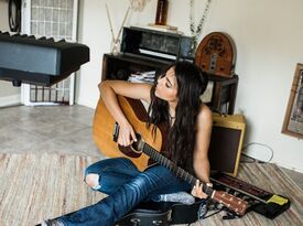 Carly Moffa - Acoustic Guitarist - Nashville, TN - Hero Gallery 4