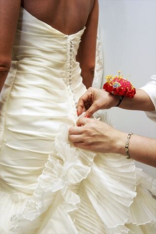 Laura s Couture Alterations  Bridal  Salons Houston  TX