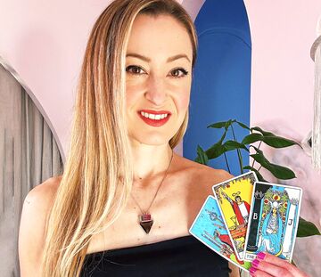 Tinsley Tarot | Tarot Reader & Sound Bath Healer - Tarot Card Reader - Los Angeles, CA - Hero Main