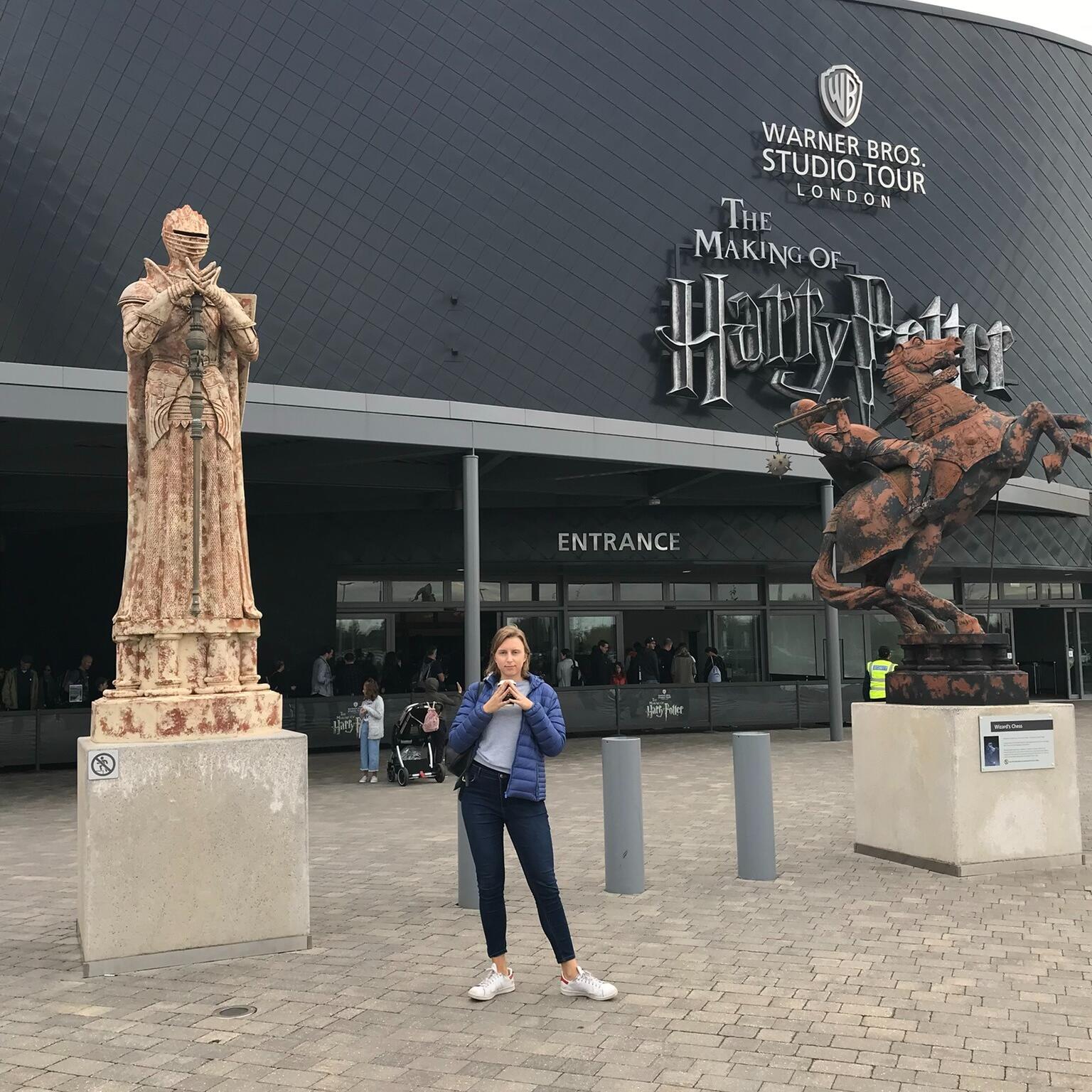 POTTER-HEADS POTTERING,
no love potions involved