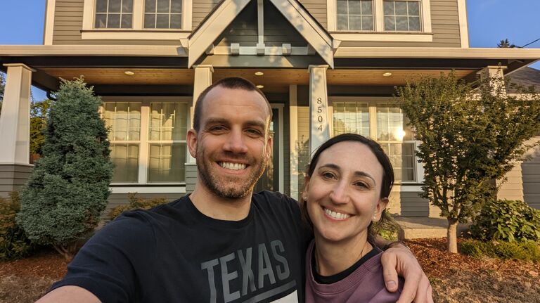 Steph and Daniel arrive in Portland after their cross-country move!