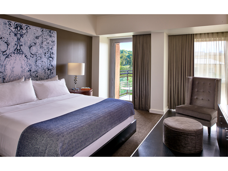 The Fontaine for a romantic stay in Kansas City, Missouri