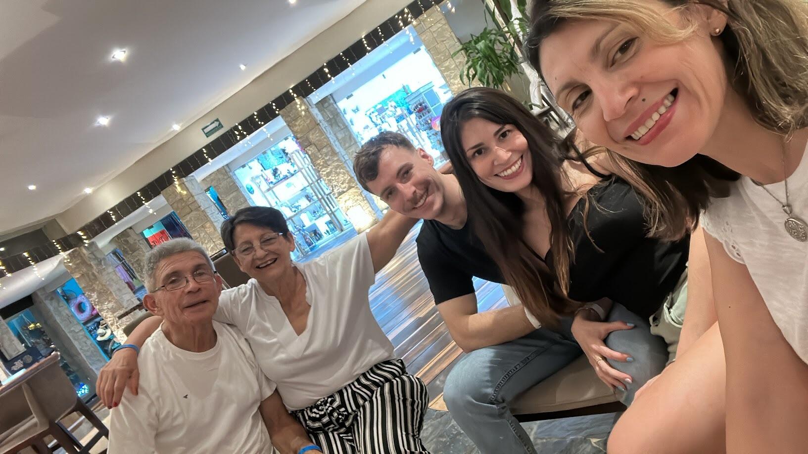 Vacations in Mexico! Aidan met Georgi's family!