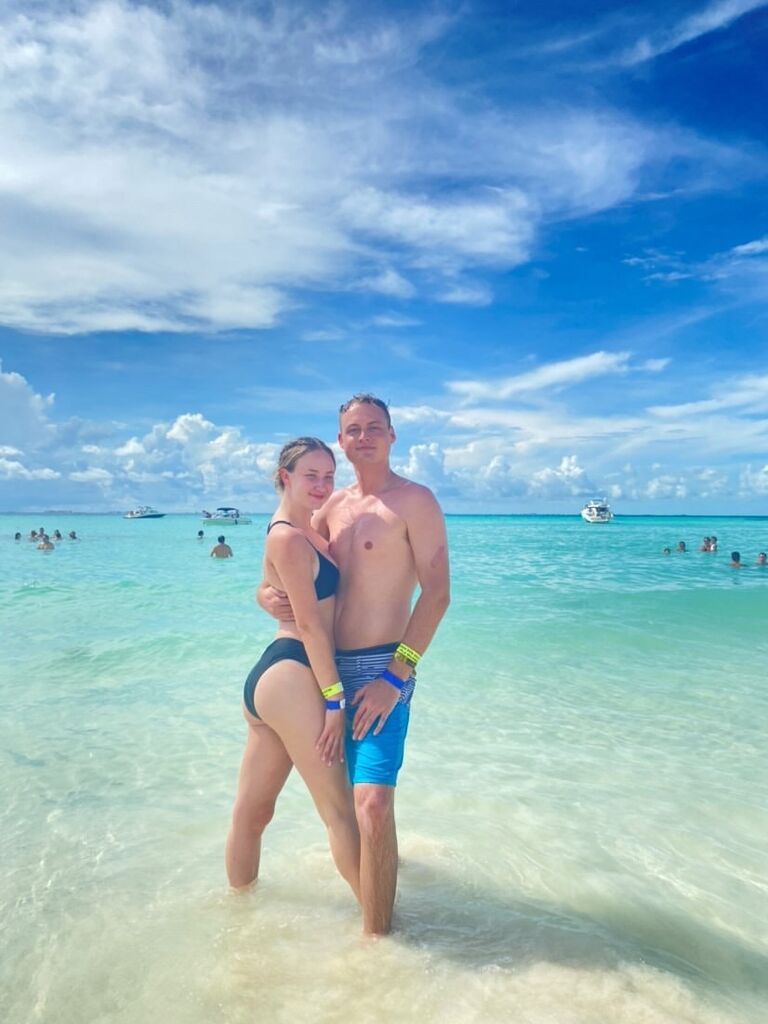 A day excursion to Isla Mujeres, enjoying the water and open bar!