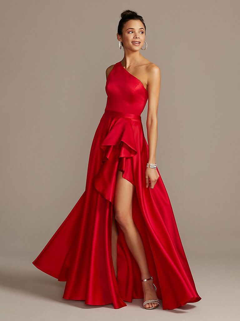 27 Red Wedding Dresses That Are Showstopping (and Shoppable)