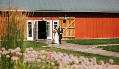 Rolling Ridge Classic Barn Garden Venue Reception Venues