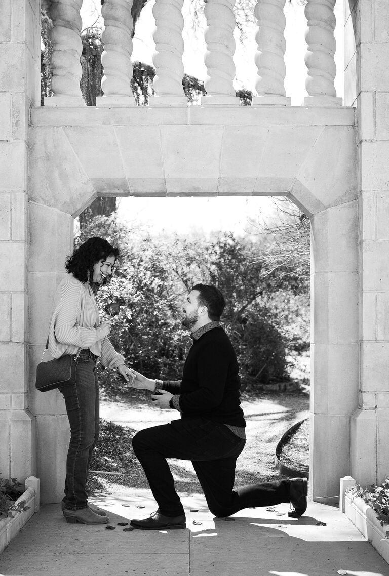 He got down on one knee y'all!