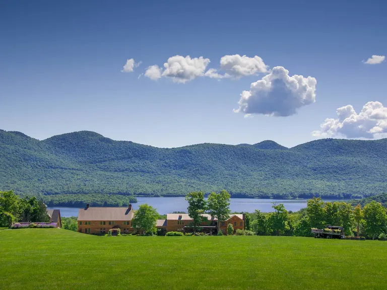 Mountain Top Resort small wedding venue in Chittenden, Vermont