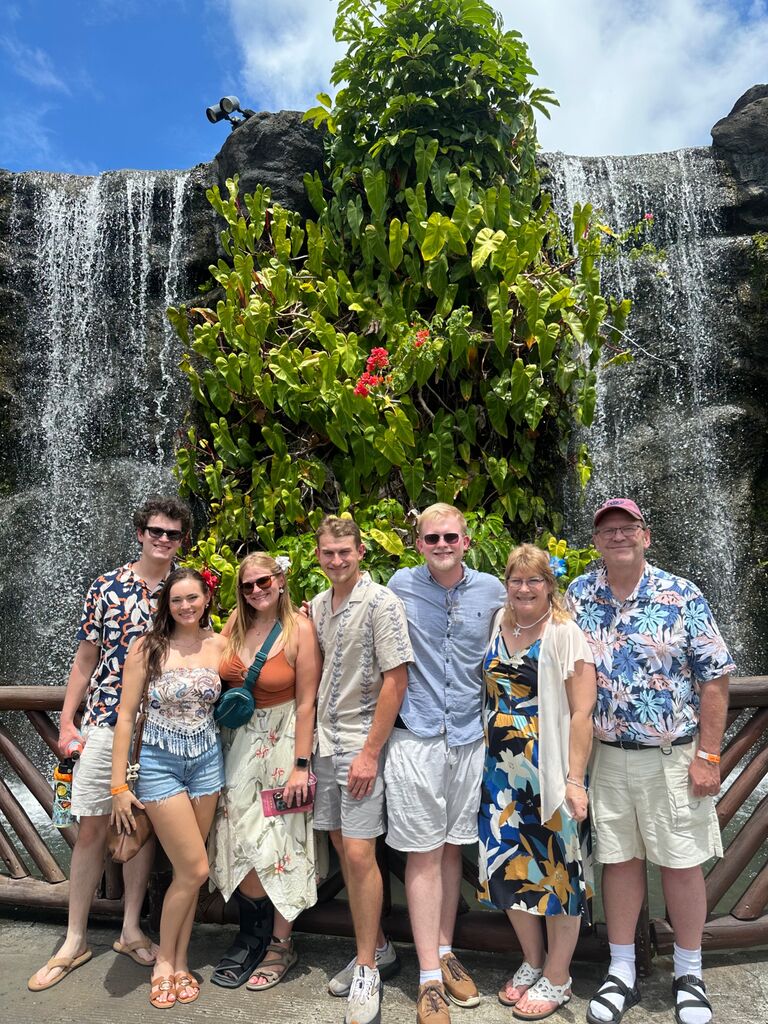 2024 Holmes Family Vacation to Hawaii!