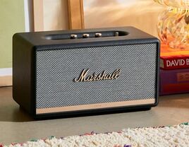 Marshall bluetooth speaker in black with gold details