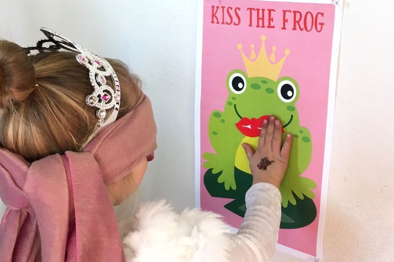 Princess and the Frog Party Ideas: pin the lips on the frog