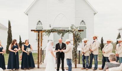 Weddings Events At The Red Barn Top Seguin Tx Wedding Venue