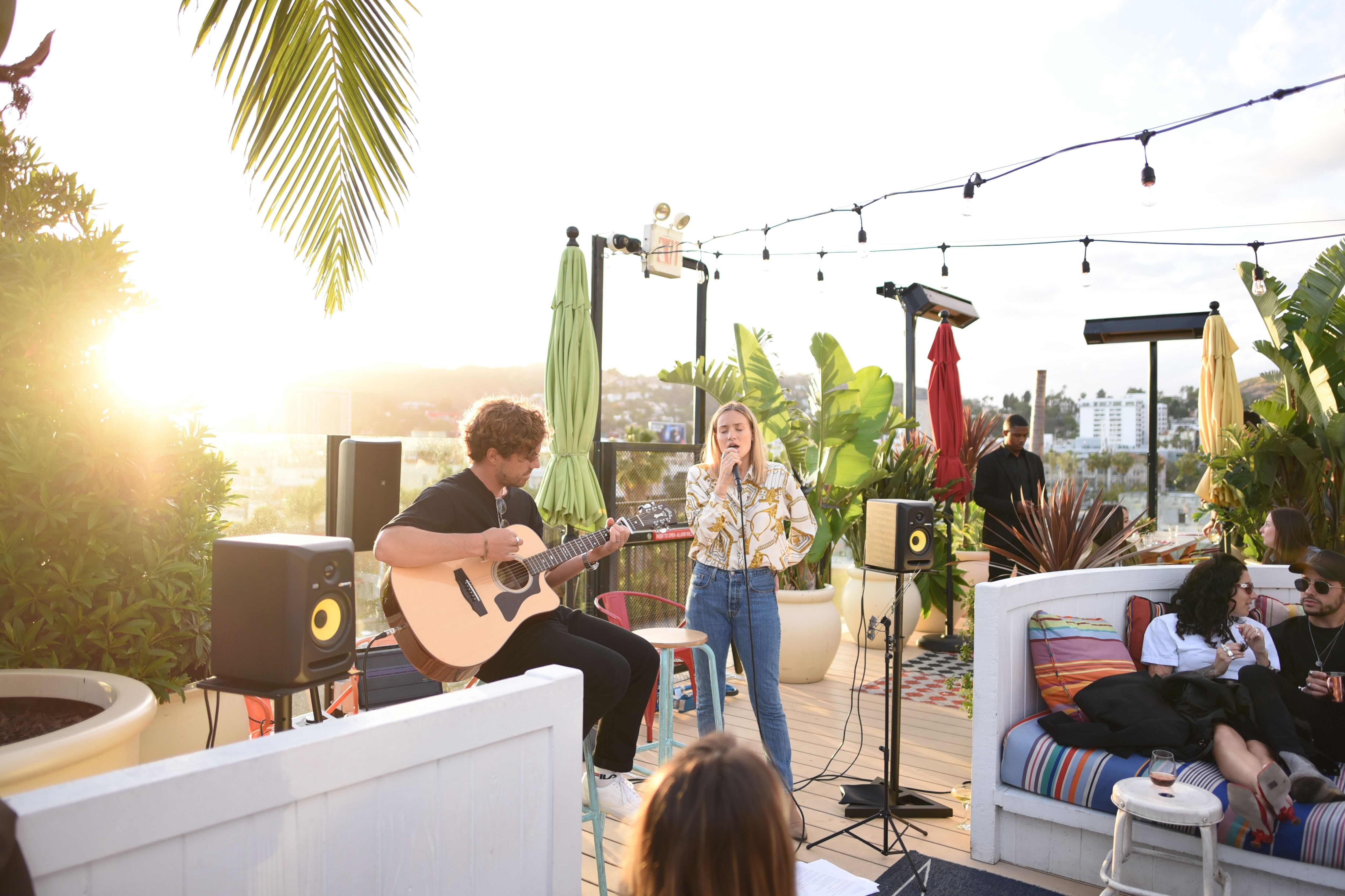 Soirée à theme Coachella : déguisements et deco Festival !