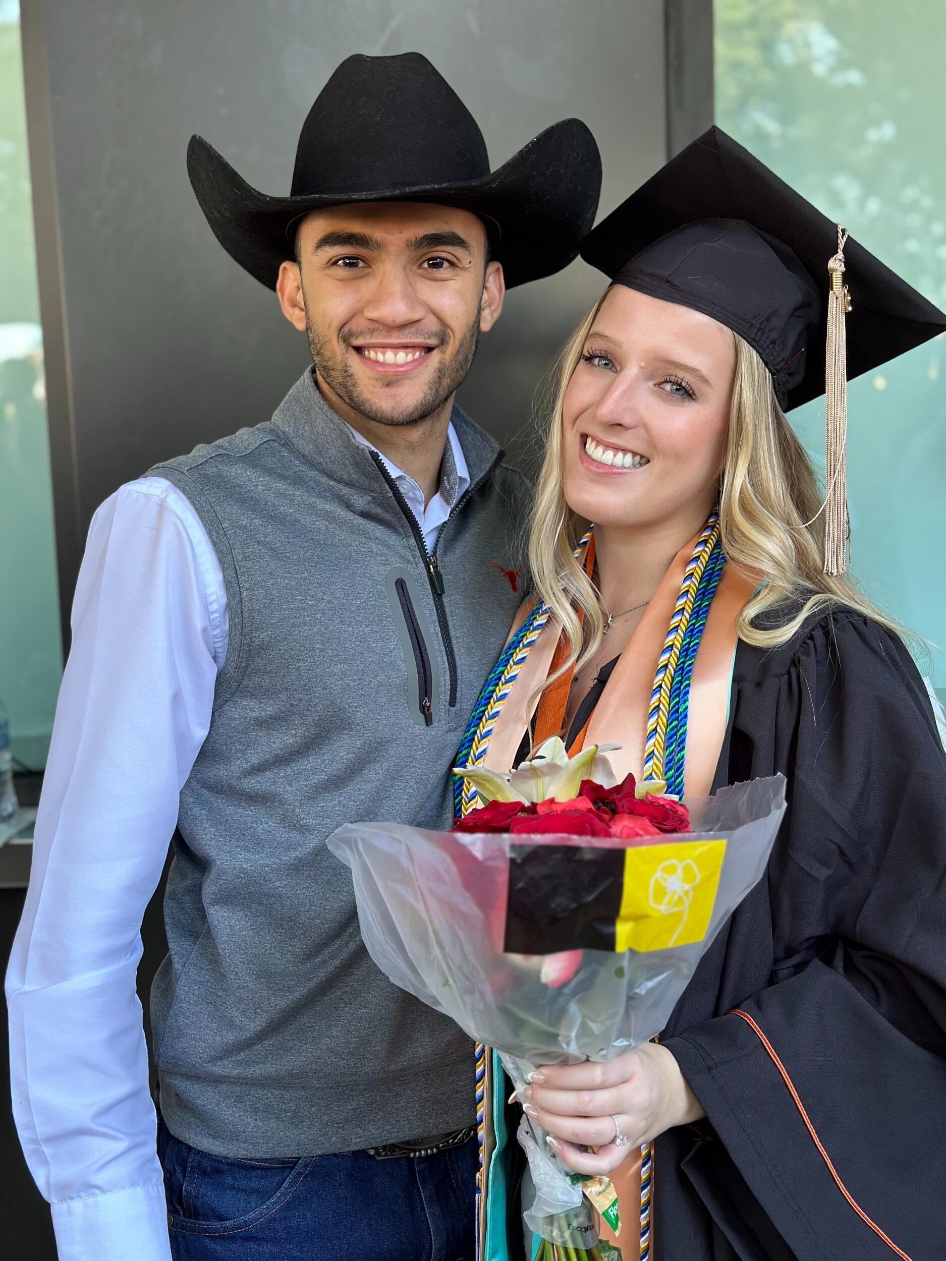 Kylie's College Graduation/
A formatura da Kylie