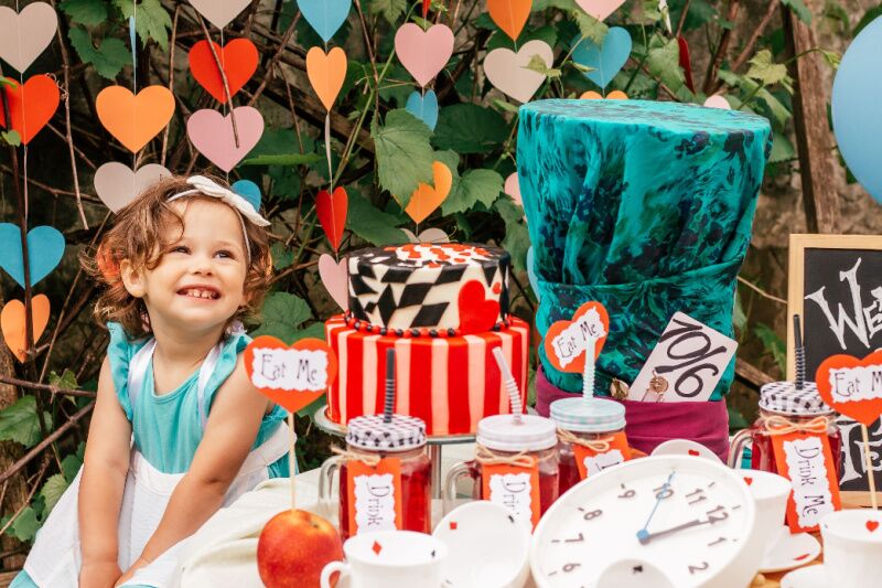 Alice in Wonderland themed party idea - un-birthday party