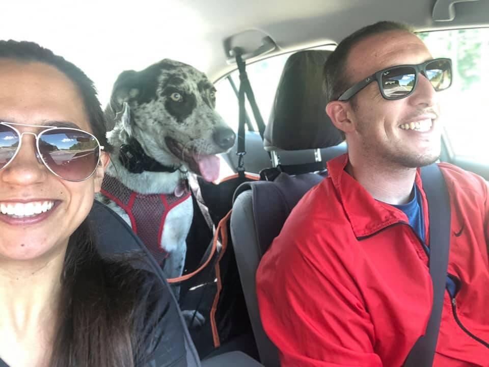 Conner, Nicole, and Georgie move back to the Central Coast. 