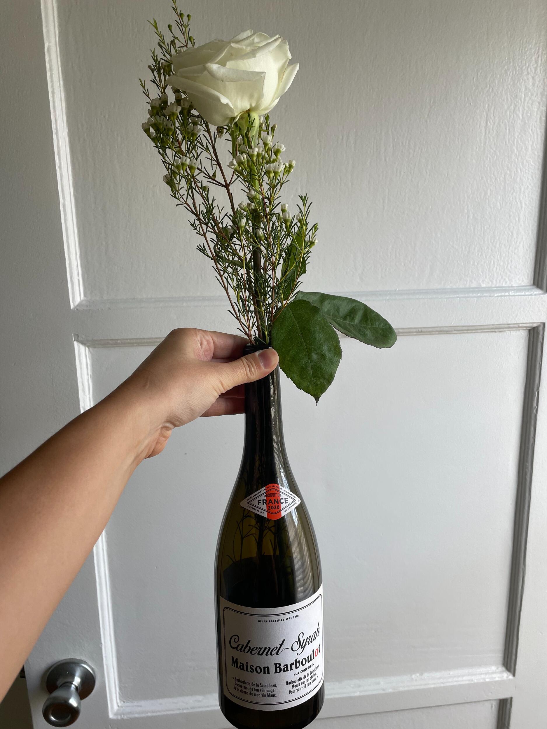 The first date! Michael got Jules a white rose just like he did when he asked her to homecoming in 2014, so sweet