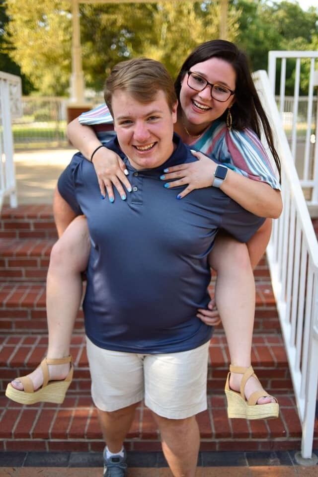 Jessie and Stephen had their first road trip together to Texas. They ended up getting stuck in Oklahoma on the drive home and Jessie had to get a new car. 