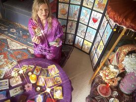 Tarot Oracle Queen - Tarot Card Reader - Boulder, CO - Hero Gallery 1