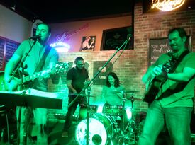 Green Light Go - Cover Band - Tampa, FL - Hero Gallery 4