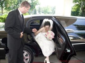 Renee's Royal Valet - Limos, Coaches, & Trolleys - Event Limo - Minneapolis, MN - Hero Gallery 1