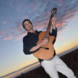 Guitarist Jesse Lippert, profile image
