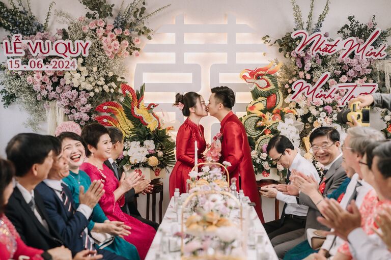 Cưới nhau thuiii