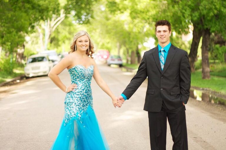 Teal and McKenzie met in high school in 2014 through mutual friends. They started dating June 15, 2014.