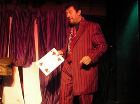 Gary West Magic - Comedy Magician - West Palm Beach, FL - Hero Gallery 1