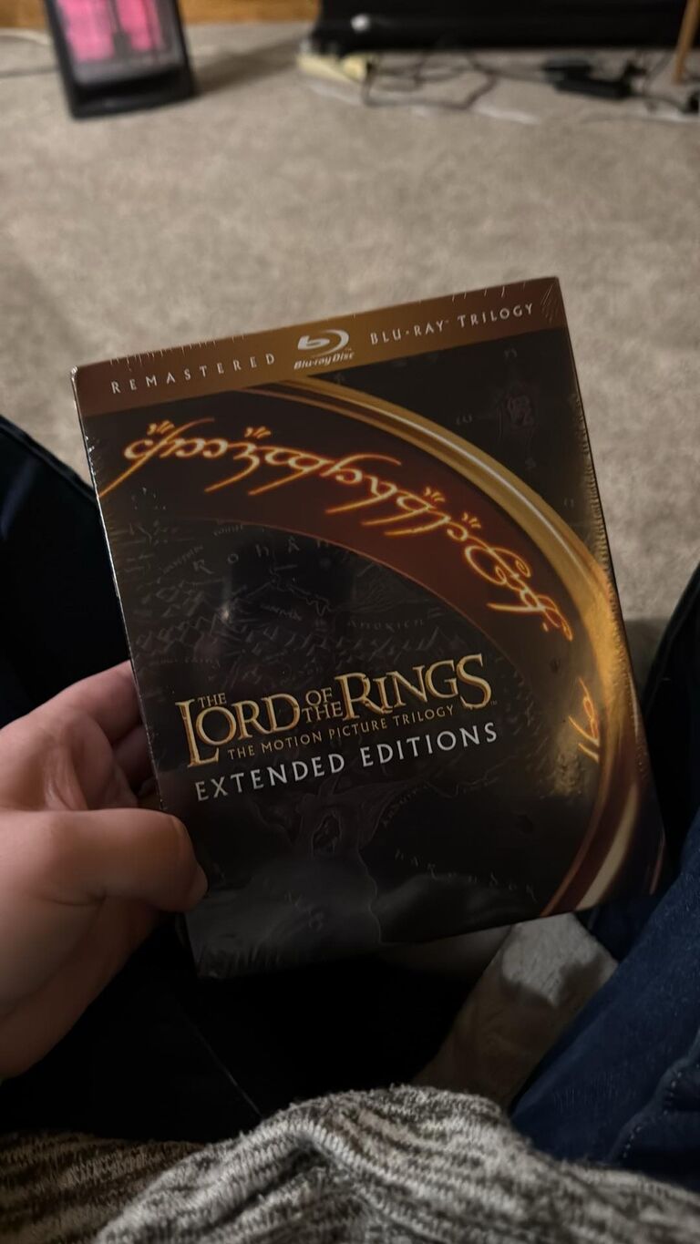 Scott asks Micaela to continue the relationship. He gave her LOTR Extended Edition on Blu-ray, of course she said yes!