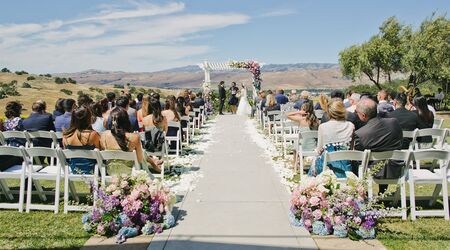 Why Veil Weights Are A Must-Have for Your Outdoor Wedding Ceremony -  Popping Champaign Photography