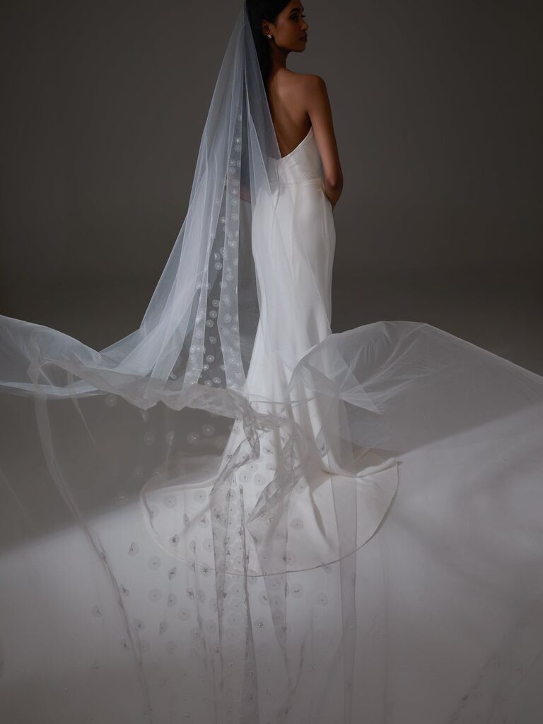 KYHA Studios teardrop long wedding veil
