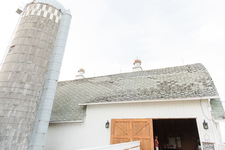 The Cottage Farmhouse NEW BARN VENUE  Glencoe  MN 