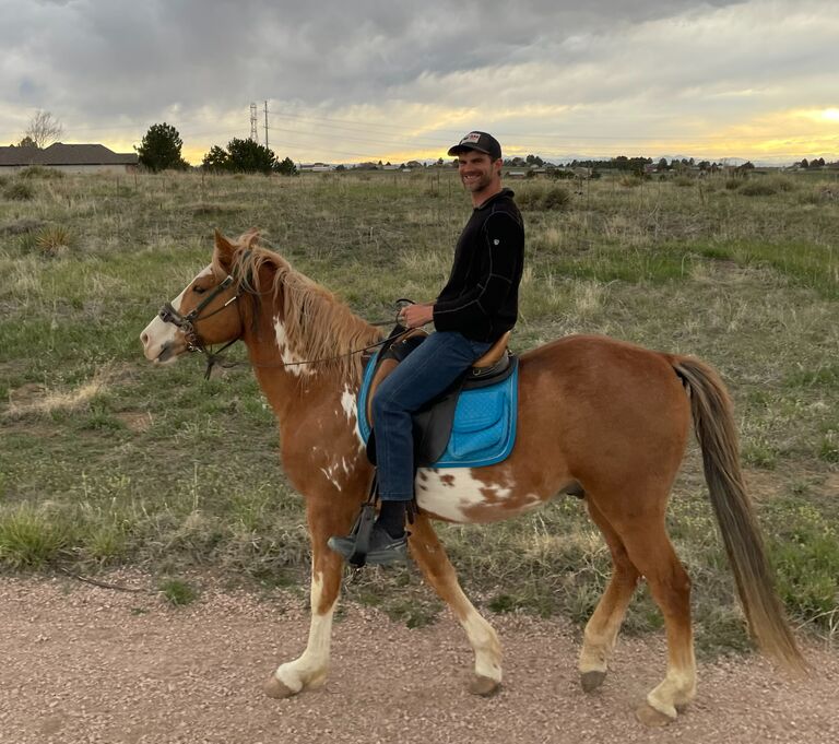 Nathan gets to know Holly's horse, Kickapoo