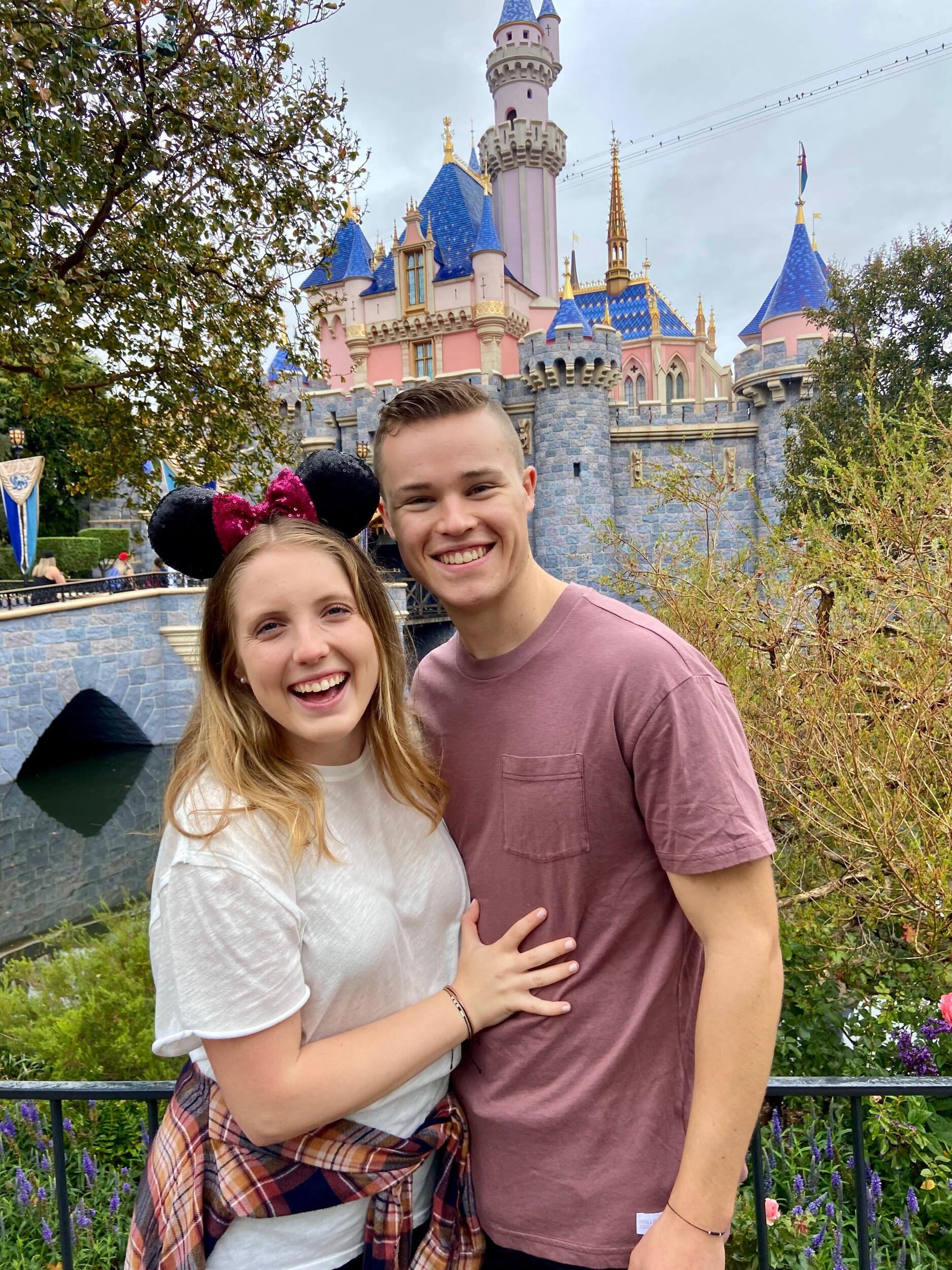 5 YEARS! Sam & Elisa celebrated 5 years together at Disneyland!
