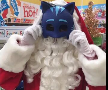 Cookie Loving Santa - Santa Claus - West Chester, OH - Hero Main