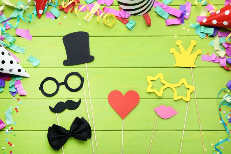 kid-friendly St. Patrick's Day party ideas - photo booth