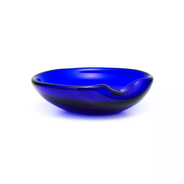 Elsa Peretti® Thumbprint bowl in red Venetian glass. More sizes