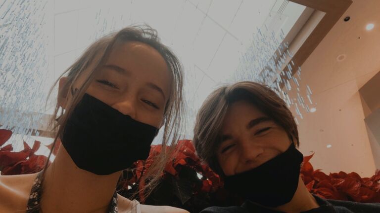 Date at the mall <3